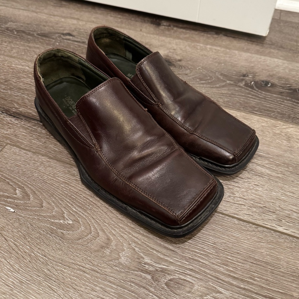 Donald Pliner Men's Brown Leather square toed Loafers